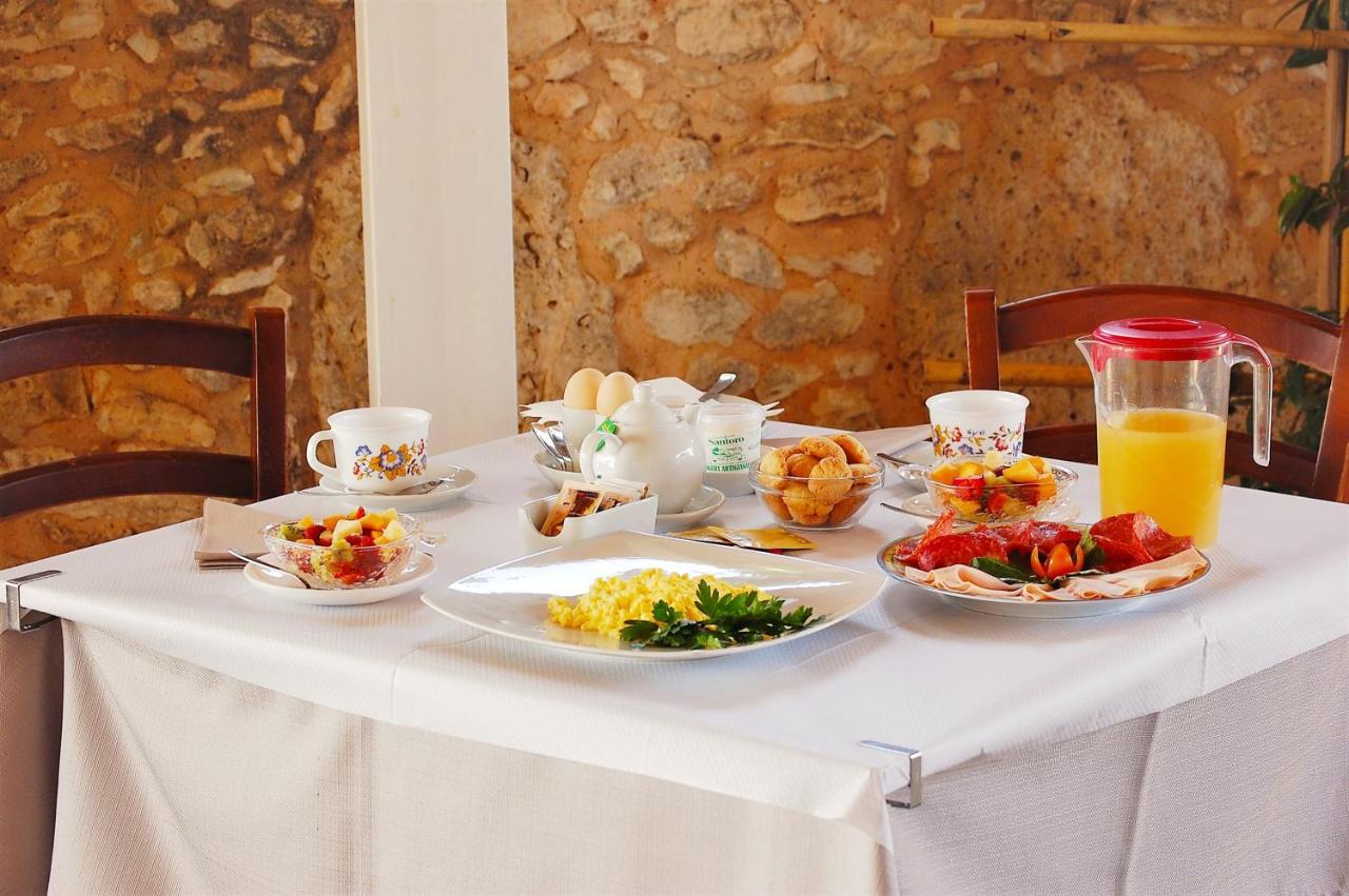 Agriturismo Il Megalite 기우르디냐노 외부 사진