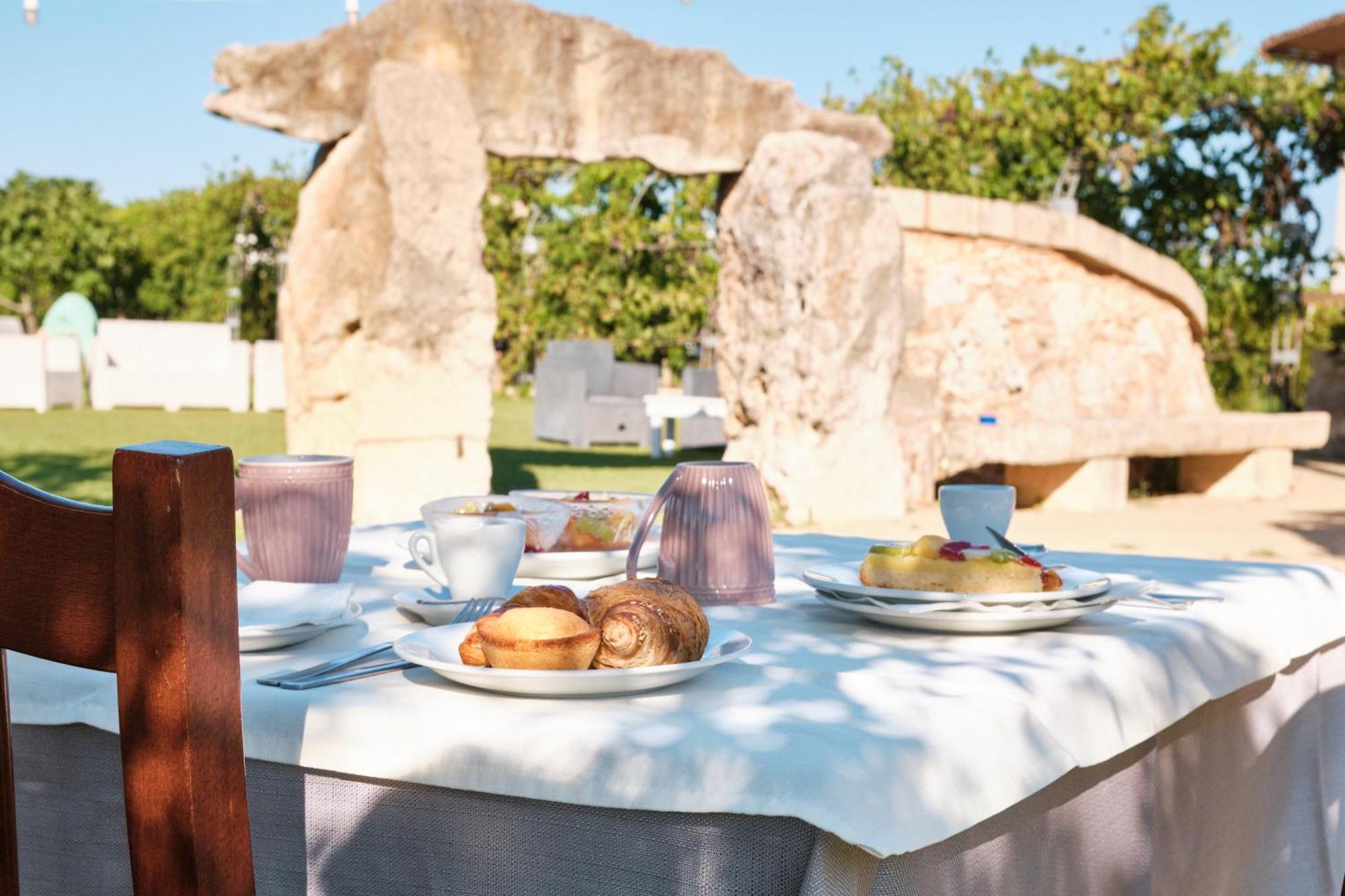 Agriturismo Il Megalite 기우르디냐노 외부 사진